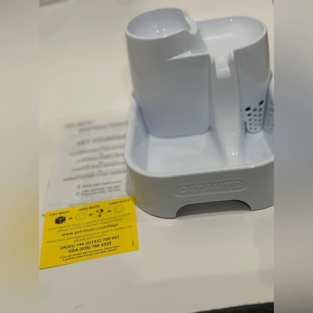 ITEM IS NOT AVAILABLE!! Cat Mate White Pet Fountain. Cats & small dogs.